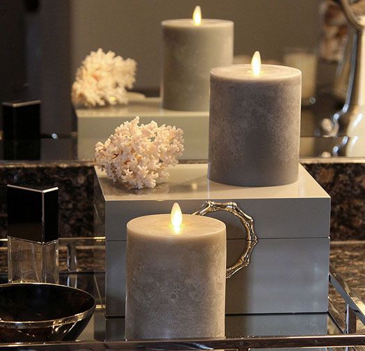 Flat top moving flame pillar candle